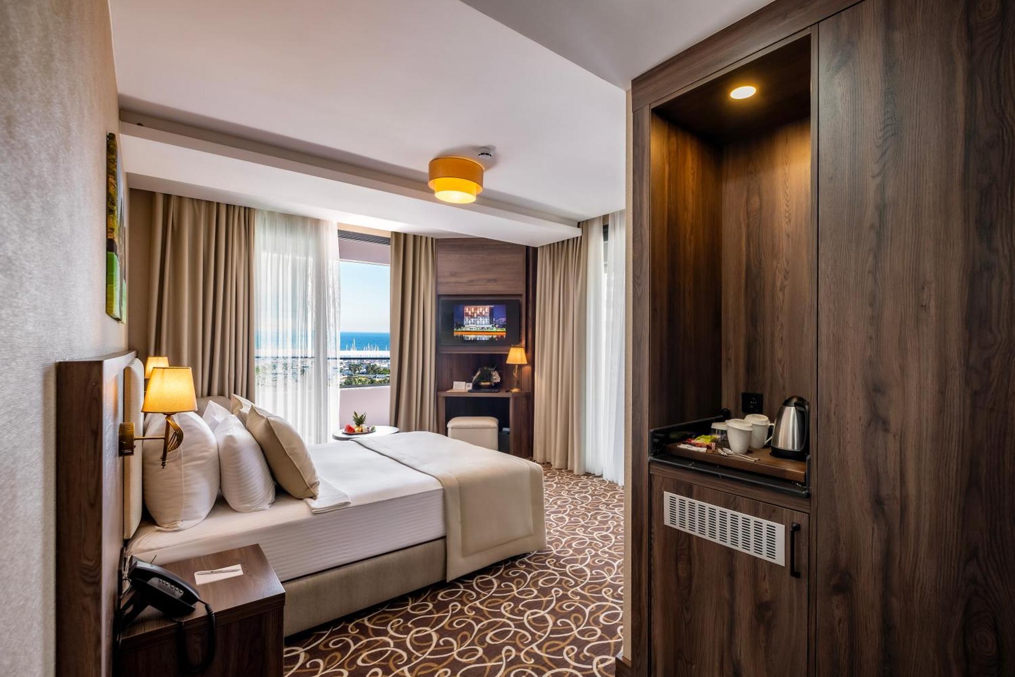 Park Dedeman Mersin Marina Ciftlik  Luaran gambar